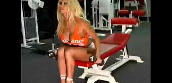  Ashley Lawrence (Fembomb) Pumping iron at the gym.